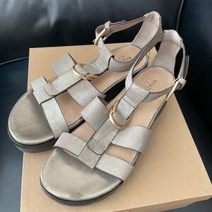 NAKED FEET Hadar Pewter Sandal size 8